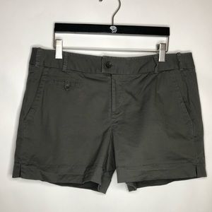 BANANA REPUBLIC women olive green Martin 4” shorts